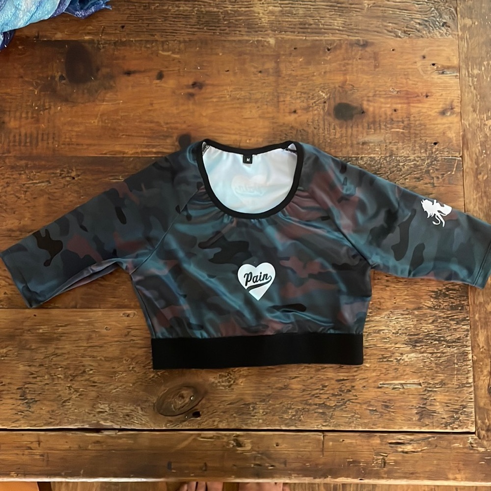 Love the pain crop top sports bra